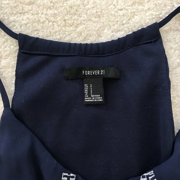 ☀️SALE☀️Blue and white embroidered dress - Picture 3 of 3